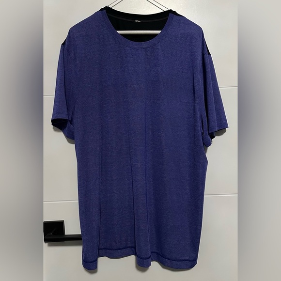 Lululemon: Women’s Short Sleeve Shirt - Picture 1 of 7